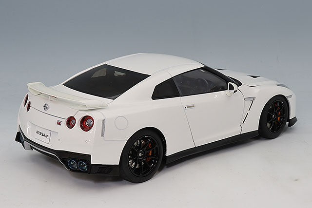 MOTORHELIX FS-M83506 1/18 Nissan GT-R R35 NISMO 2020 White Diecast