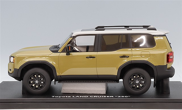 Kyosho KSR18064BE 1/18 Toyota Land Cruiser 250 Samurai 2024 Beige