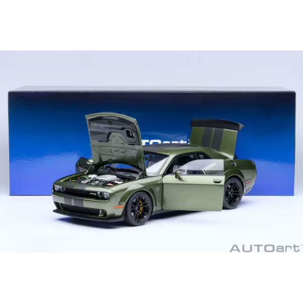 AUTOart 71761 1/18 Dodge Challenger SRT Jailbreak 2022 Green Diecast