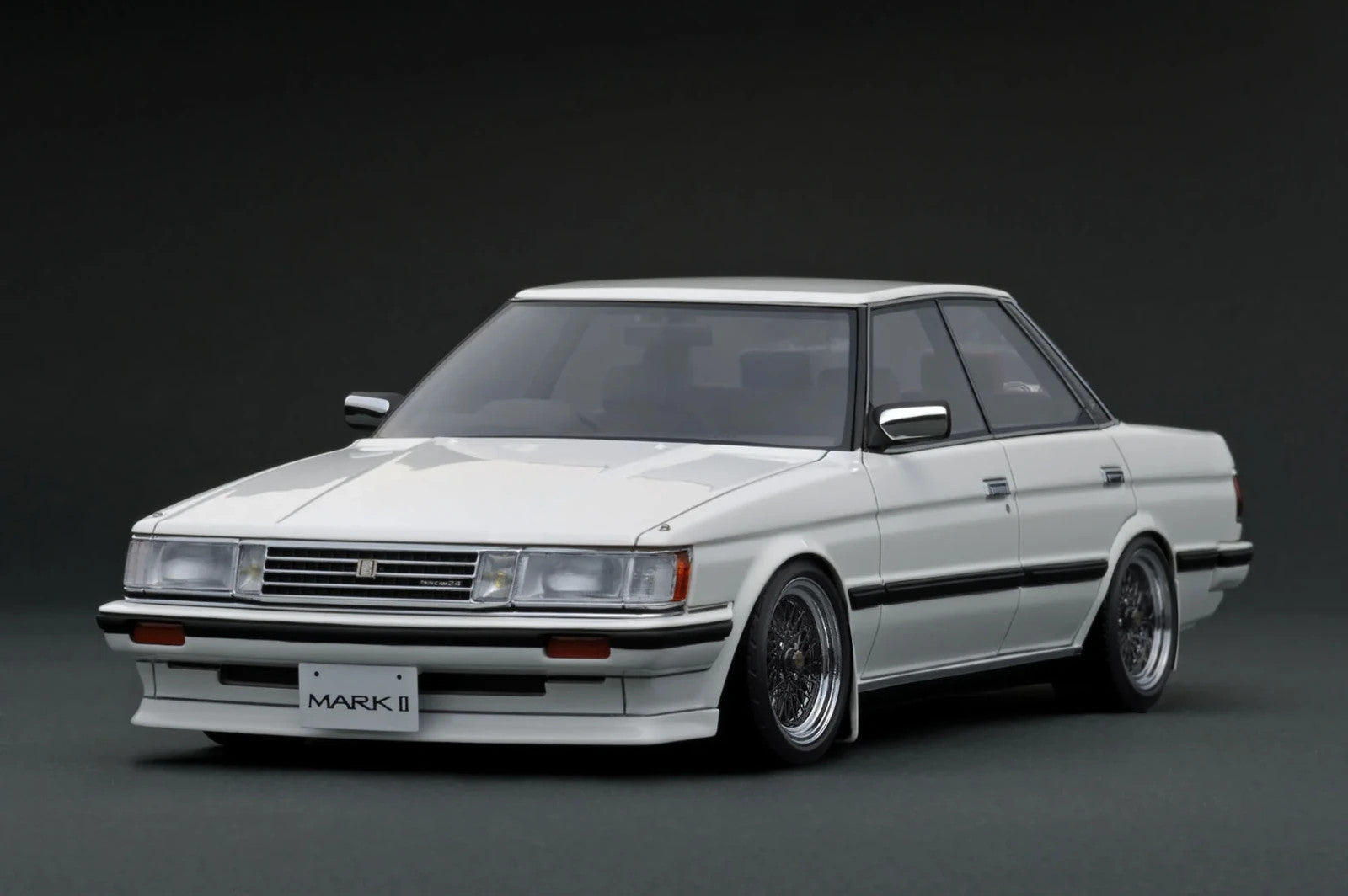 Ignition Model IG3820 1/18 Toyota Mark II Grande GX71 White Resin