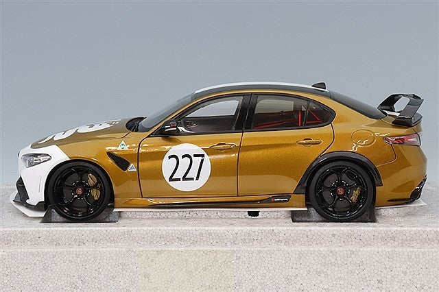 MOTORHELIX FS-M89009 1/18 Alfa Romeo Giulia GTAm GT Okura Gold