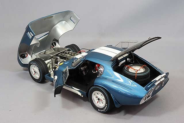 EXOTO RLG18012B 1/18 Shelby Cobra Daytona 1965 Le Mans No.12