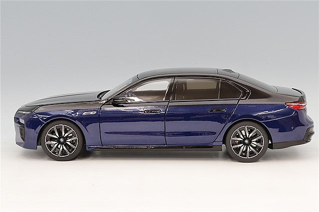 Minichamps MC110023701 1/18 BMW i7 M70 2024 Blue Black