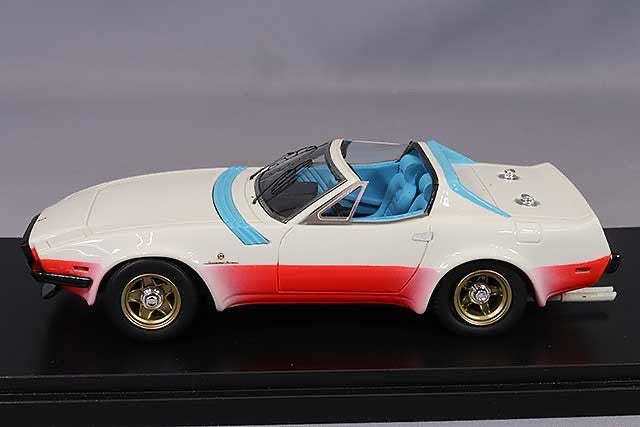 Matrix MXR40604-024 1/43 Ferrari 365 GTB/4 NART Michelotti 1975 White/Red Resin