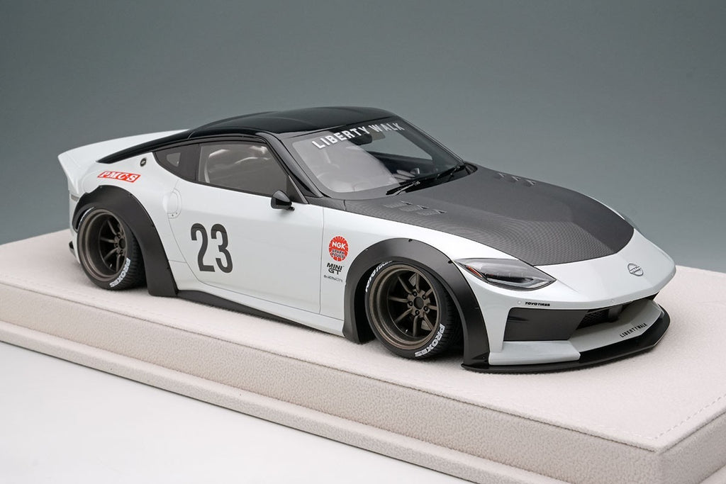 Make Up EIDOLON EML137B 1/18 LB nation Nissan Fairlady Z RZ34 Pearl White