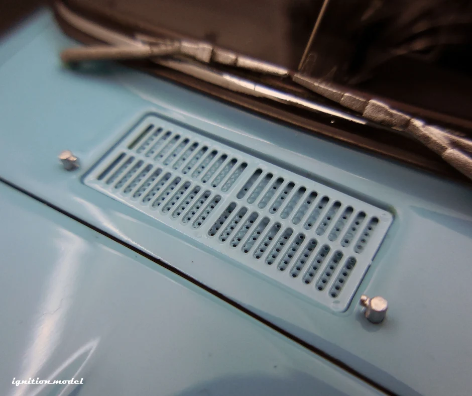 Ignition Model IG2711 1/18 Datsun Fairlady 2000 SR311 Roadster Light Blue