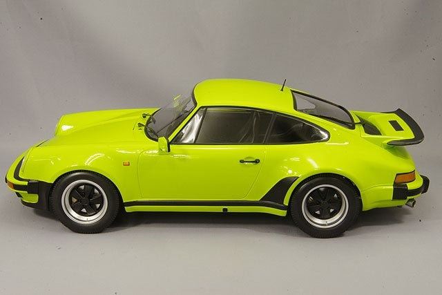 Minichamps MC125066119 1/12 Porsche 911 Turbo 1977 Green Die-cast