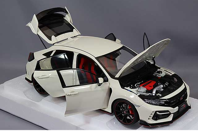 AUTOart 73220 1/18 Honda Civic Type R FK8 2021 Championship White