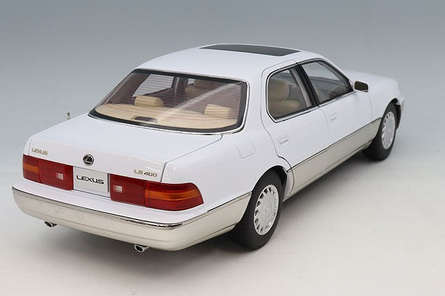 XiaoGuang Model XGM8230811W 1/18 Lexus LS400 1993 White