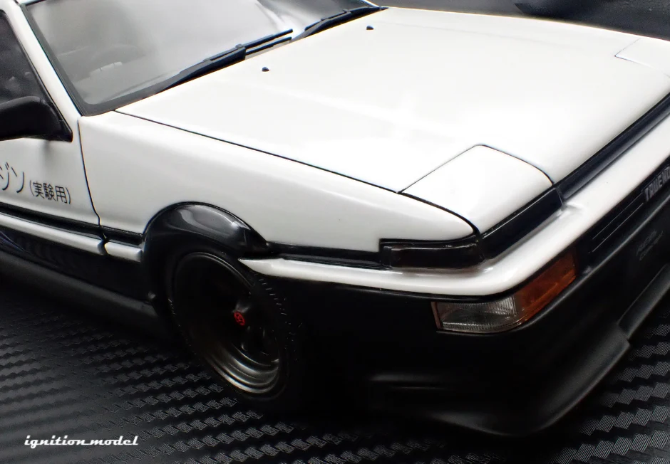 Ignition Model IG3809 1/18 Toyota Sprinter Trueno AE86 H2 White/Black Resin