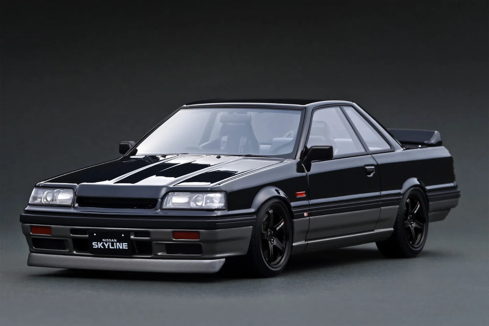 Ignition Model IG4010 1/18 Nissan Skyline GTS-R R31 Black Silver Resin