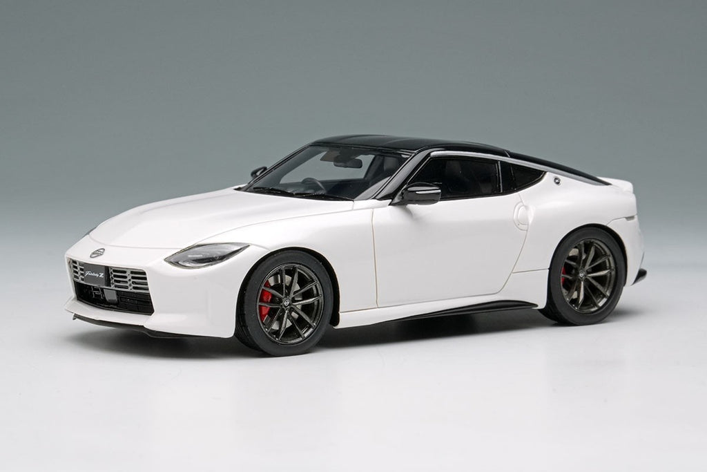 Make Up EIDOLON EM805D 1/43 Nissan Fairlady Z RZ34 Version ST 2025 White/Black