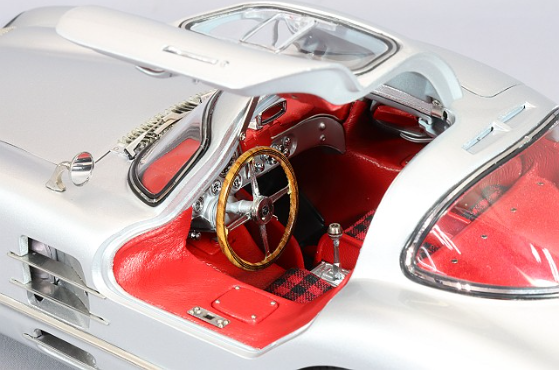 CMC CMC-076 1/18 Mercedes-Benz 300 SLR Coupe Gullwing 1955 Silver Diecast