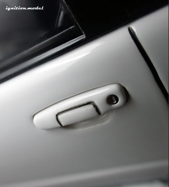 Ignition Model IG3642 1/18 TOP SECRET Nissan Skyline GT-R BNR34 White Resin