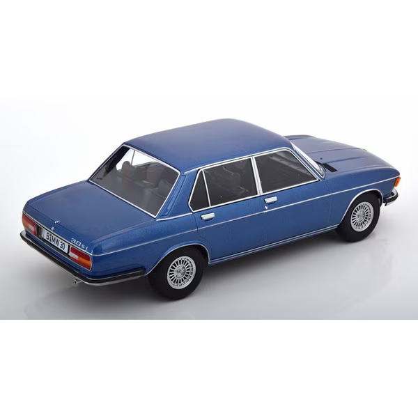 KK scale KKDC180406 1/18 BMW 3.0S E3 2Series 1971 Blue Metallic Die-Cast