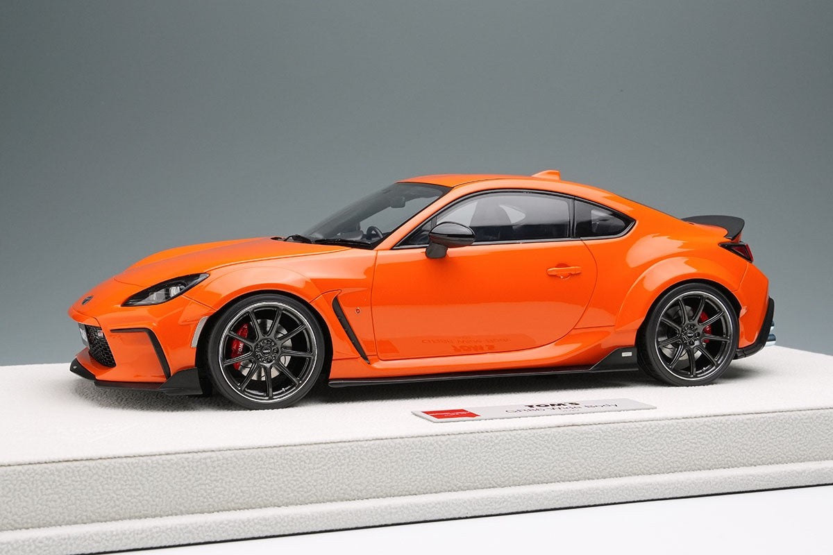 Make Up EIDOLON EML120A 1/18 Toyota TOM'S GR86 Wide Body 2022 Orange Resin