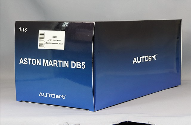 AUTOart 70288 1/18 Aston Martin DB5 Light Blue Pearl Composite Model