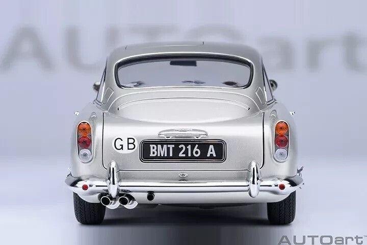 AUTOart 70296 1/18 Aston Martin DB5 007 Goldfinger Bond Silver Movie