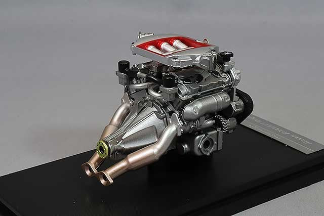 MOTORHELIX FS-M83502 1/18 Nissan GT-R R35 50th Anniversary Silver