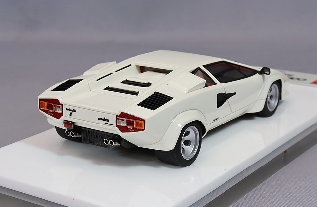 Make Up EIDOLON EM447B 1/43 Lamborghini Countach LP5000 QV White 1985