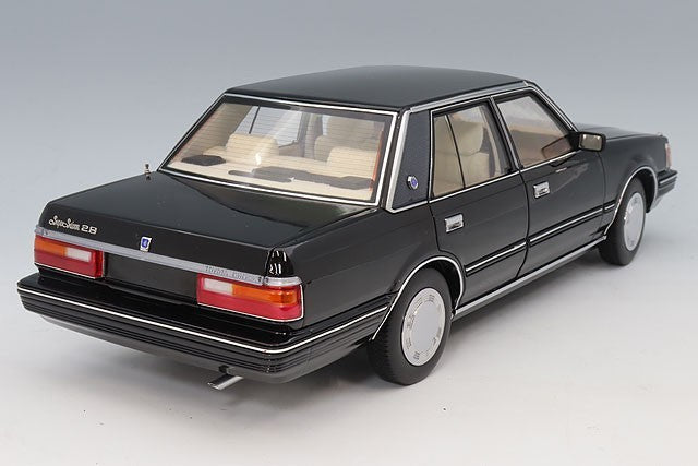 XiaoGuang Model XGM8250612B-2 1/18 Toyota Crown MS122 Black Beige