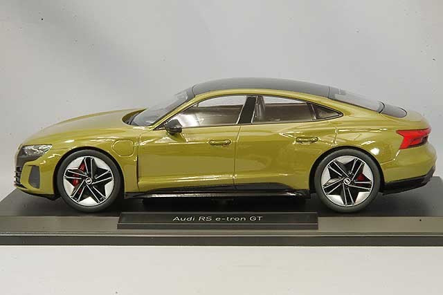 Norev NO188380 1/18 Audi RS e-tron GT 2021 Olive Green Metallic Diecast