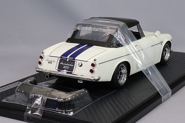 Ignition Model IG2707 1/18 Datsun Fairlady 2000 SR311 Roadster White/Blue