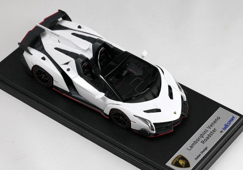 Looksmart LS429F 1/43 Lamborghini Veneno Roadster Bianco Monocerus White Resin