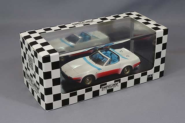 Matrix MXR40604-024 1/43 Ferrari 365 GTB/4 NART Michelotti 1975 White/Red Resin