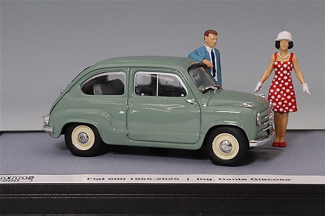 BRUMM BRS2523 1/43 Fiat 600 1955 Light Green 70th Anniversary Giacosa Figures