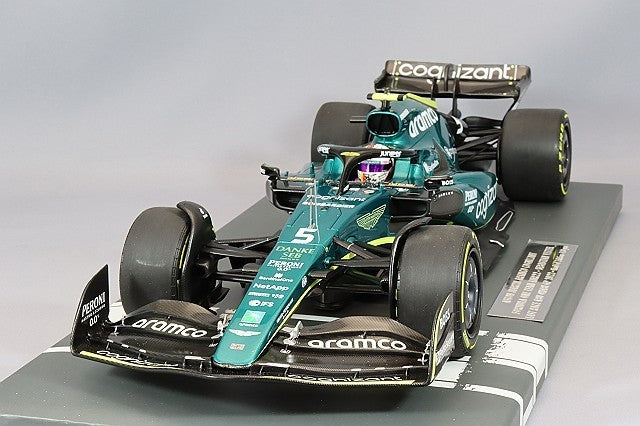Minichamps MC117222205 1/18 Aston Martin AMR22 2022 Resin