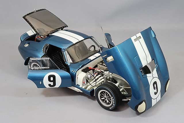 EXOTO RLG18009B 1/18 Shelby Cobra Daytona 1965 Le Mans No.9