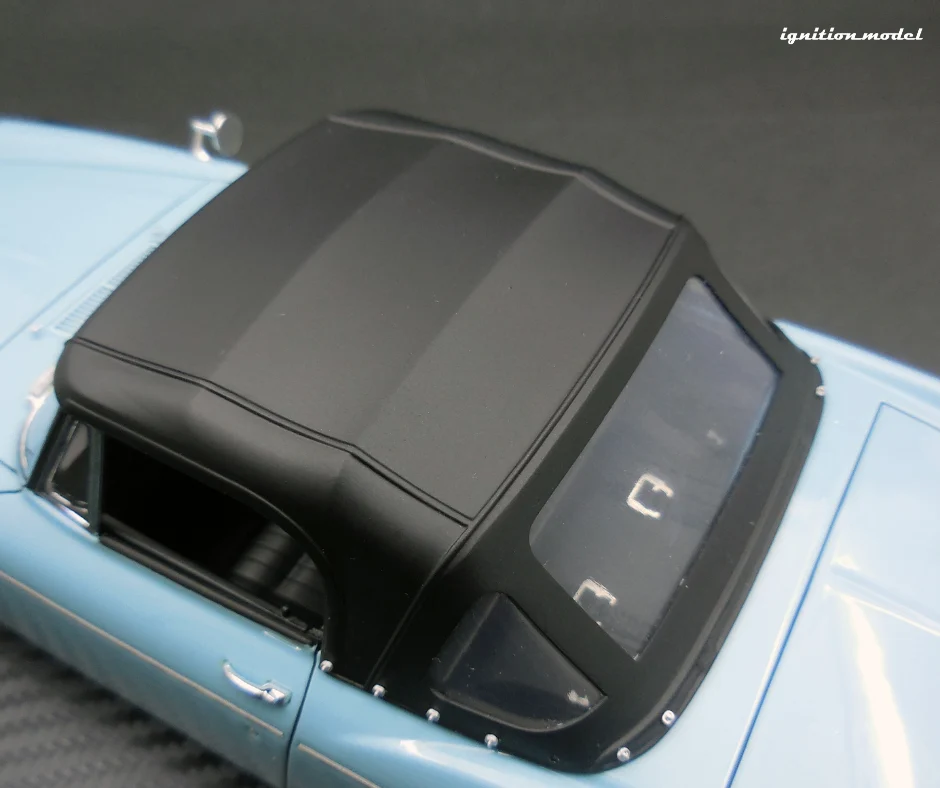 Ignition Model IG2711 1/18 Datsun Fairlady 2000 SR311 Roadster Light Blue