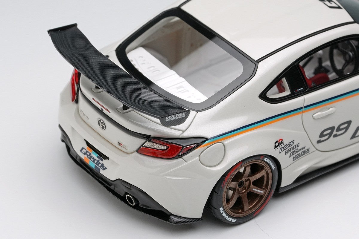 EIDOLON EM664 1/43 Trust Greddy GR86 Turbo Crystal White Pearl 2023 Tokyo Salon