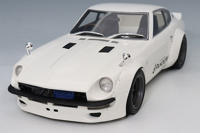 OttO OTM1167 1/18 PANDEM Fairlady Z 2015 White Resin