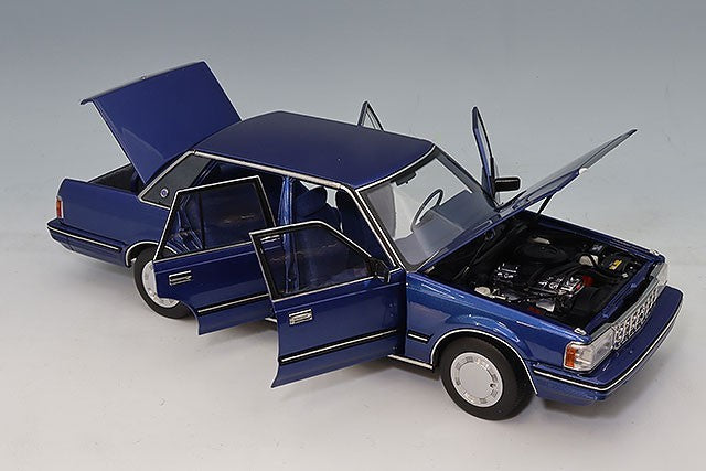 XiaoGuang Model XGM8251122DKB 1/18 Toyota Crown MS122 Deep Blue