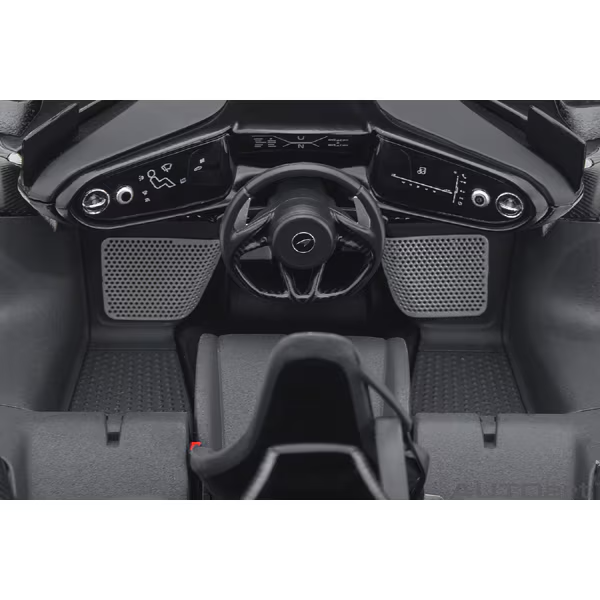 AUTOart 76087 1/18 McLaren Speedtail Metallic Red Die-Cast Model Car
