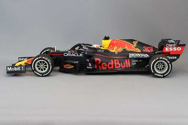 Minichamps MC110212333 1/18 Red Bull RB16B Abu Dhabi Winner