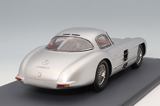 Schuco SC18U00069 1/18 Mercedes-Benz 300 SLR Uhlenhaut 1955 Silver Resin
