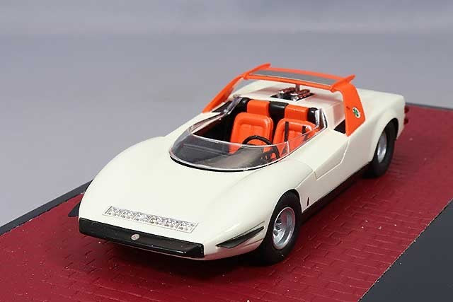 Matrix MX50102171 1/43 Alfa Romeo P33 Roadster Pininfarina 1968 White Resin
