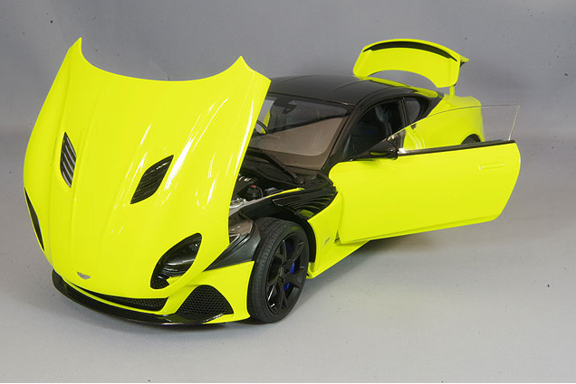 AUTOart 70295 1/18 Aston Martin DBS Superleggera N/A Lime Green