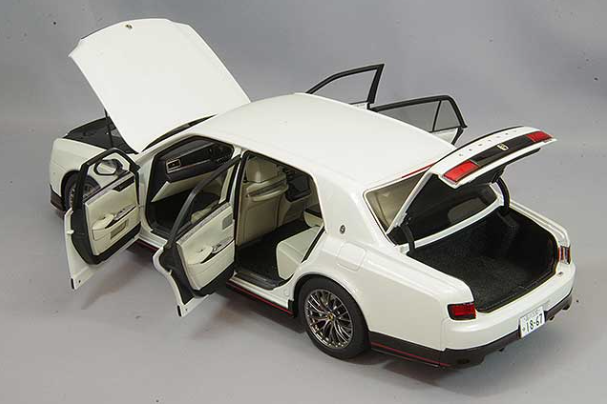 AUTOart 78764 1/18 Toyota Century GRMN Pearl White Limited Edition