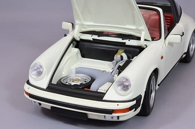 Minichamps MC100063062 1/18 Porsche 911 Carrera 3.2 1983 Die-cast