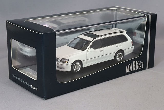 MARK43 PM43154BW 1/43 Toyota Crown Estate Athlete G White Pearl Crystal Shine