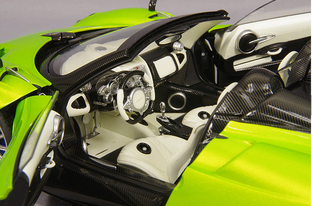 AUTOart 78288 1/18 Pagani Huayra Roadster Metallic Light Green