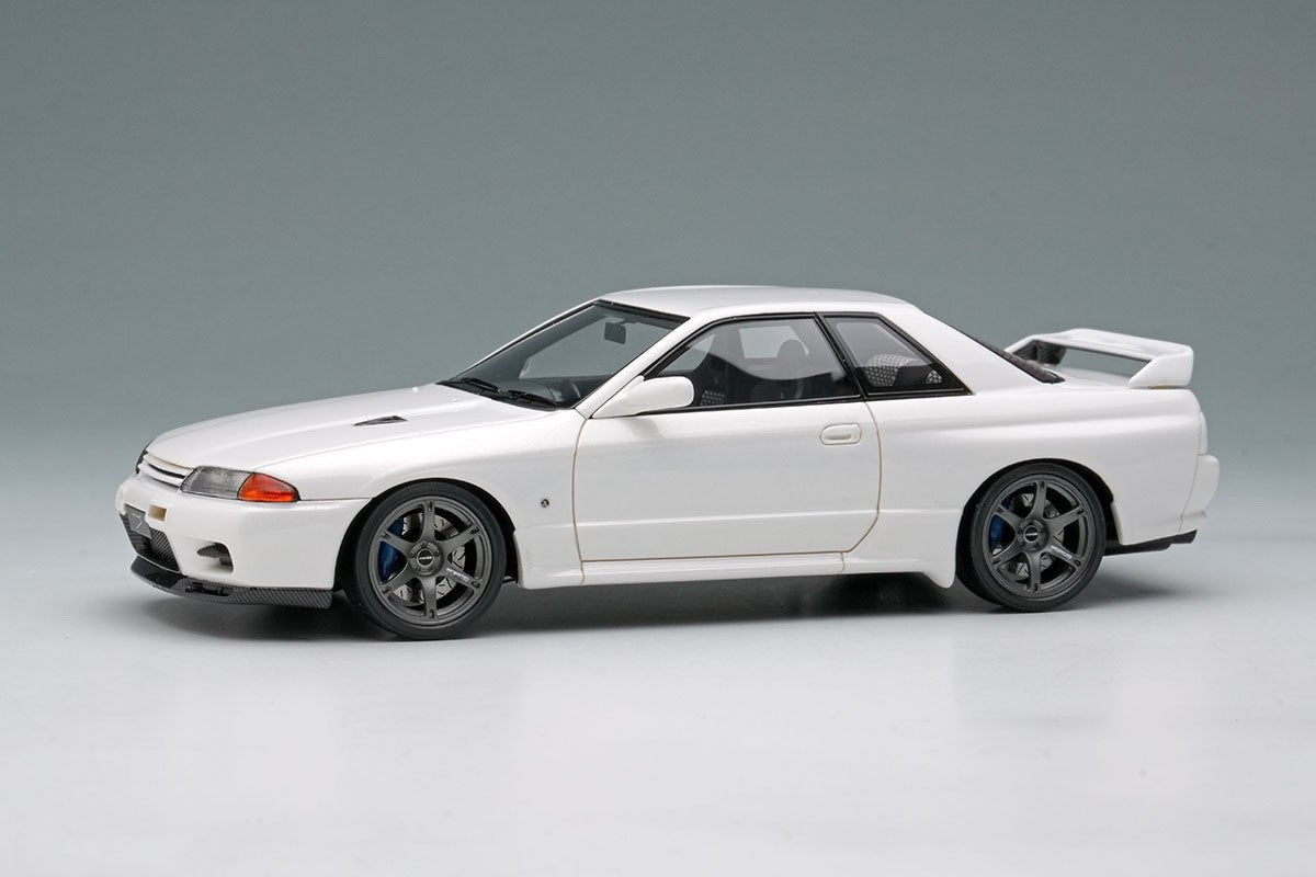 Make Up EIDOLON EM679A 1/43 Mines Nissan Skyline GT-R BNR32 Shiranami White
