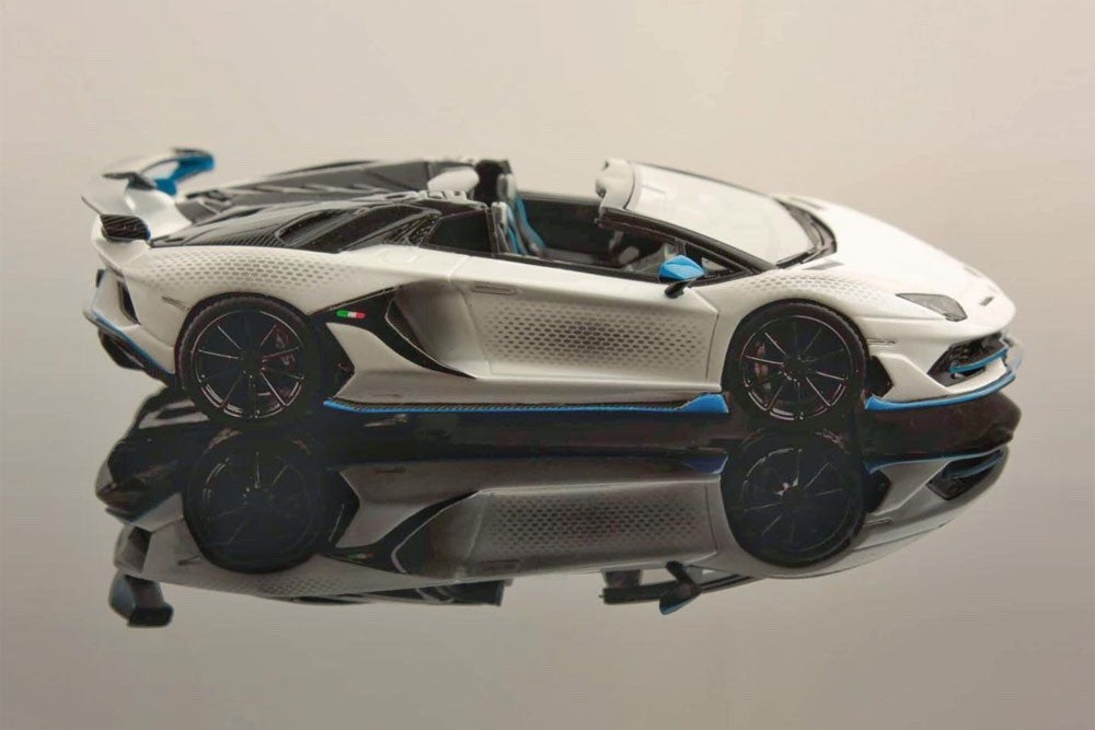 Looksmart LS501XA 1/43 Lamborghini Aventador SVJ Roadster Xago Bianco Asopo