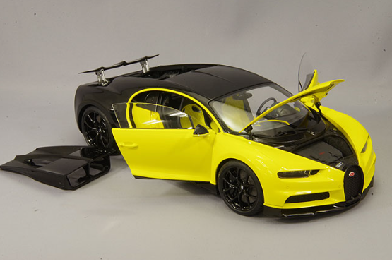 AUTOart 70994 1/18 Bugatti Chiron 2017 Yellow/Black Hypercar