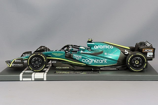 Minichamps MC117222205 1/18 Aston Martin AMR22 2022 Resin