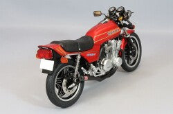 AUTOart Aa12561 Composite 1/12 Honda CB750F "Baribari Legend" Gun Koma with Helmet - image 3